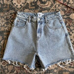 Princess Polly cut off Jean short size 6